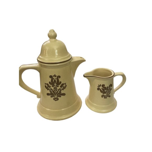 Pfaltzgraff Vintage Coffee Pot G-550 and creamer vintage stoneware in very good - Picture 2 of 5